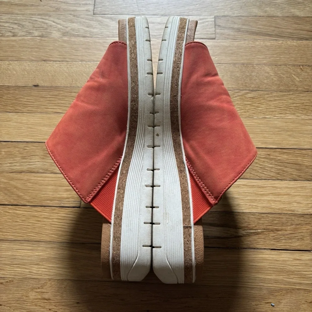 Adrienne Vittadini Sport Provence Slip on Sandal Red Orange Tan Womens 9.5M Chic
